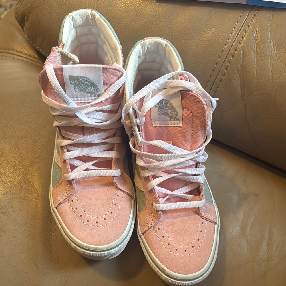 **NEW NEVER WORN** Vans Pink/Green High-Top Sneakers
